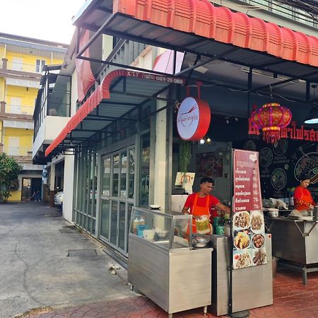 Sri Krungthep Hotel Bangkok Exterior photo
