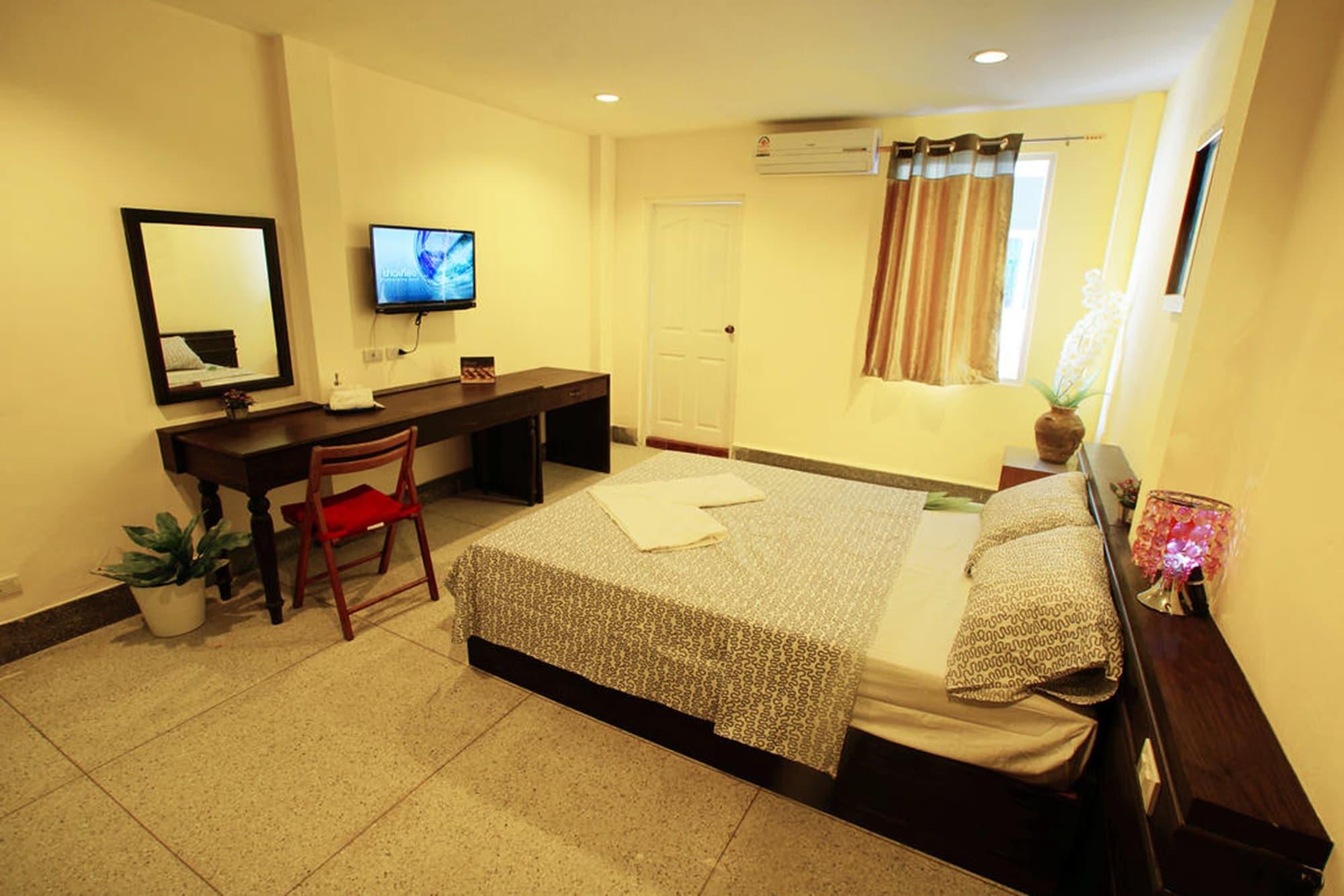 Sri Krungthep Hotel Bangkok Exterior photo