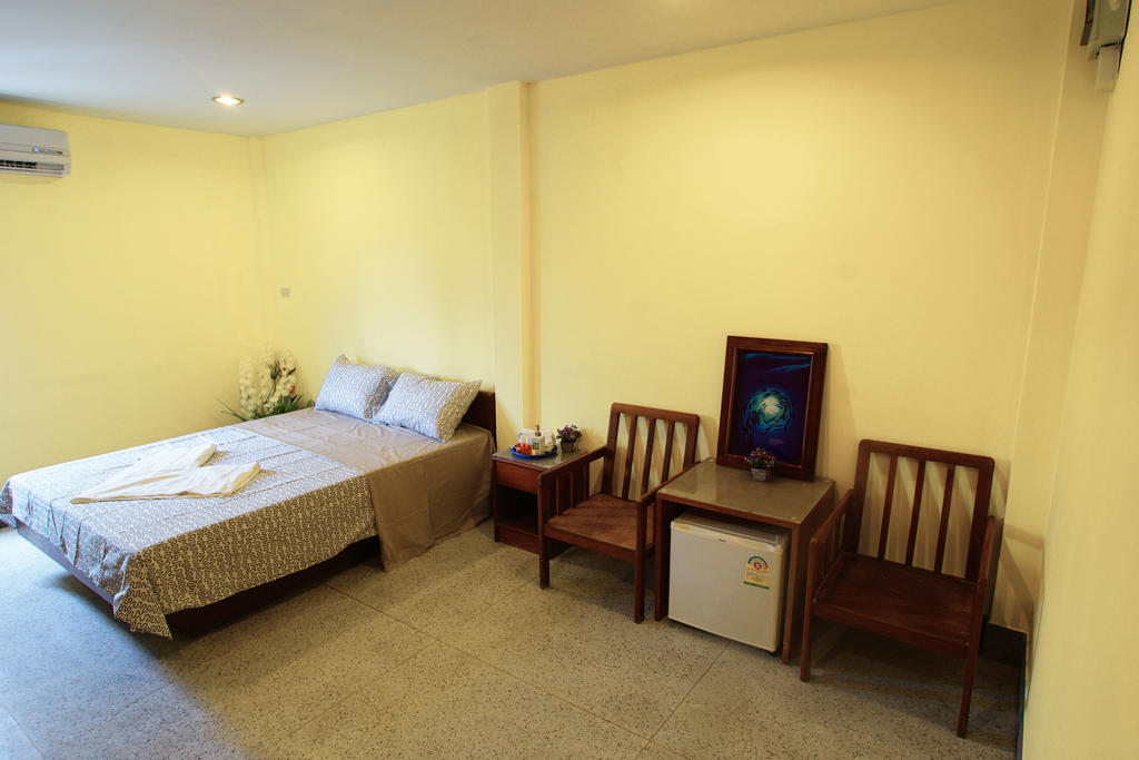 Sri Krungthep Hotel Bangkok Exterior photo